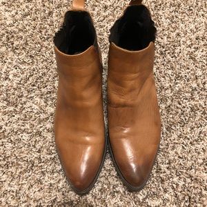 Vera Gomma Leather Boots